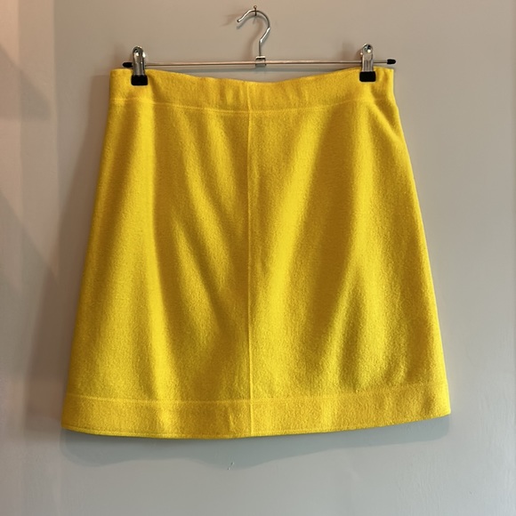 100% wool, fully lined Marc Cain Sport fun yellow skirt. Excellent condition. N5 - Picture 4 of 6